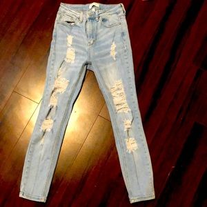 Light wash ripped skinny jeans high waisted